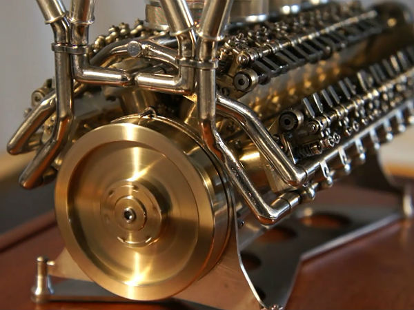 ప్రపంచంలో కెల్లా అతిచిన్న డబ్ల్యూ21 ఇంజన్