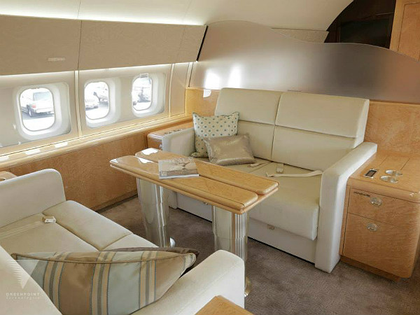 గ్రీన్‌పాయింట్ బోయింగ్ 747-8