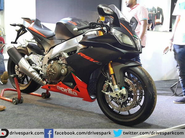 ఇండియా బైక్ వీక్ 2015: ఆప్రిలియా ఆర్ఎస్‌వి4 ప్రదర్శన