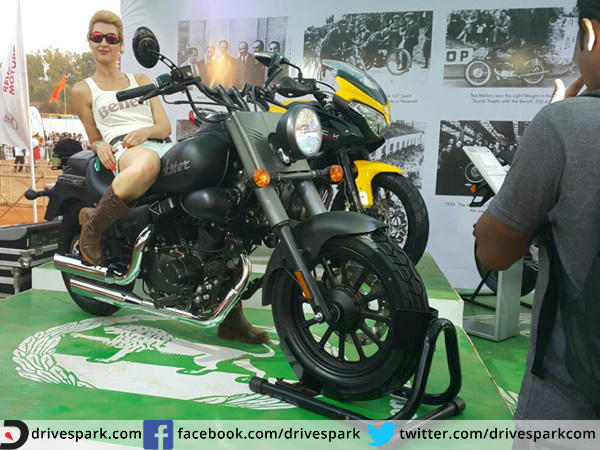 ఇండియా బైక్ వీక్ 2015: డిఎస్‌కె బెనెల్లీ బైక్స్ డిస్‌ప్లే
