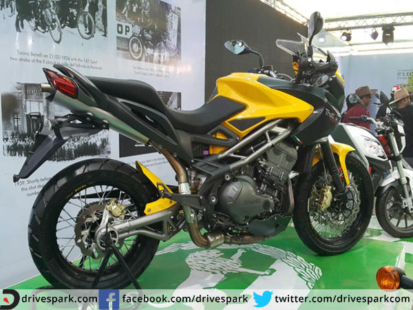 ఇండియా బైక్ వీక్ 2015: డిఎస్‌కె బెనెల్లీ బైక్స్ డిస్‌ప్లే
