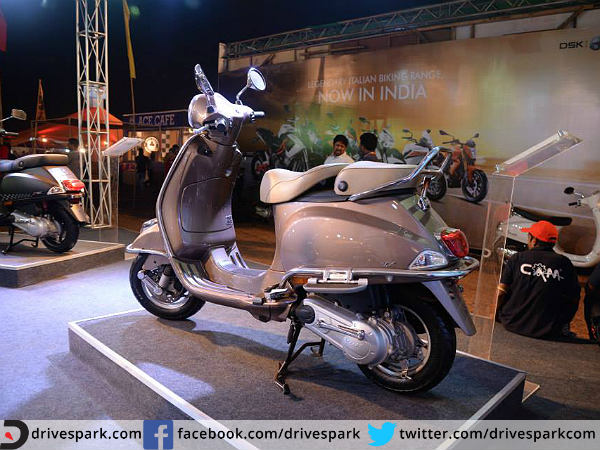ఇండియా బైక్ వీక్ 2015: వెస్పా జిటిఎస్ 300 స్కూటర్ ప్రదర్శన