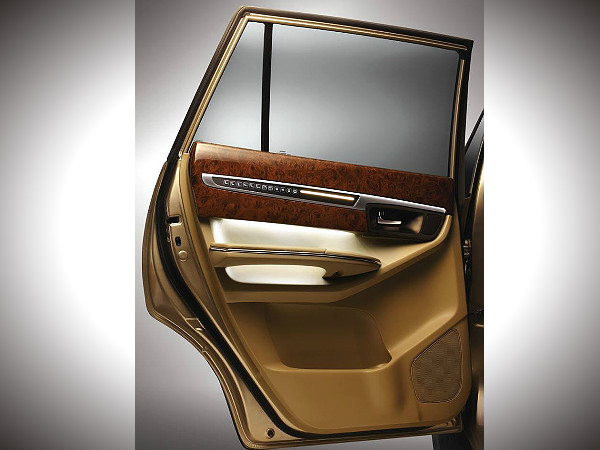 డిసి ఇన్నోవా లాంజ్ ప్యాకేజ్