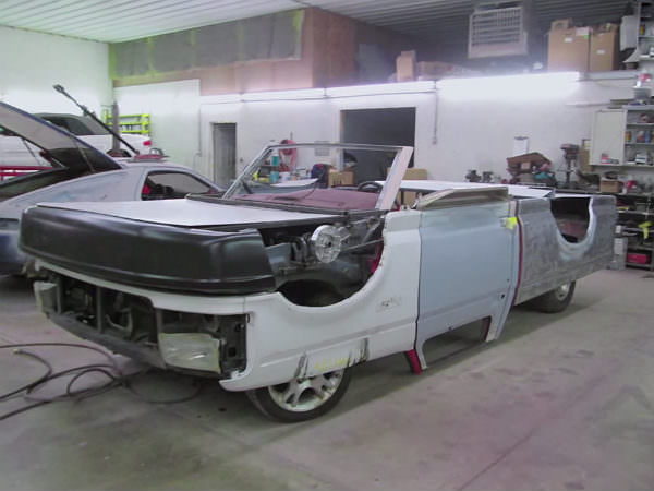 తలక్రిందుల పికప్ ట్రక్