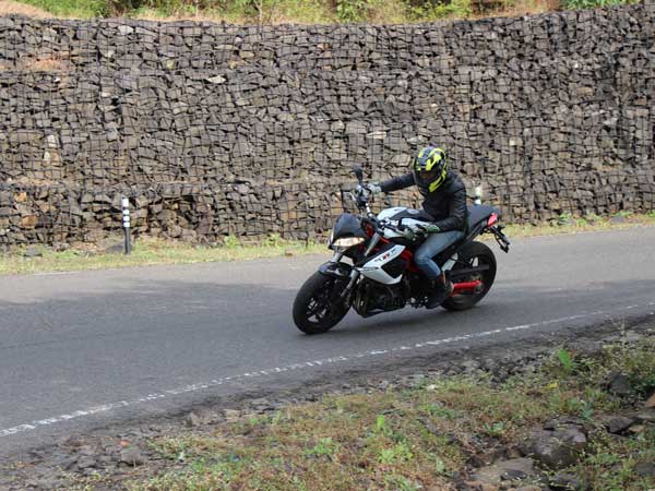 4. మలుపును అంచనా వేయకపోవటం