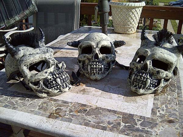 విచిత్రమైన హెల్మెట్ డిజైన్స్