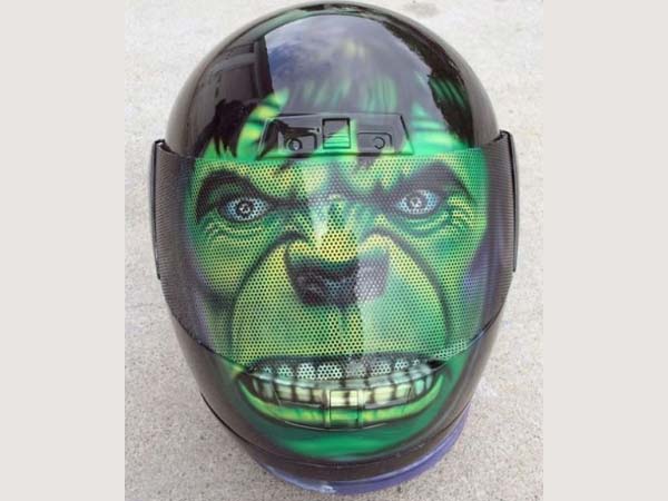 విచిత్రమైన హెల్మెట్ డిజైన్స్