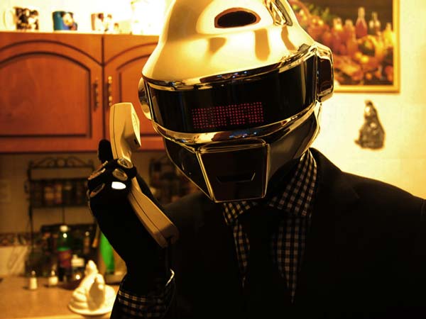 విచిత్రమైన హెల్మెట్ డిజైన్స్