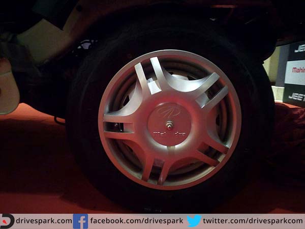 ఫీచర్స్