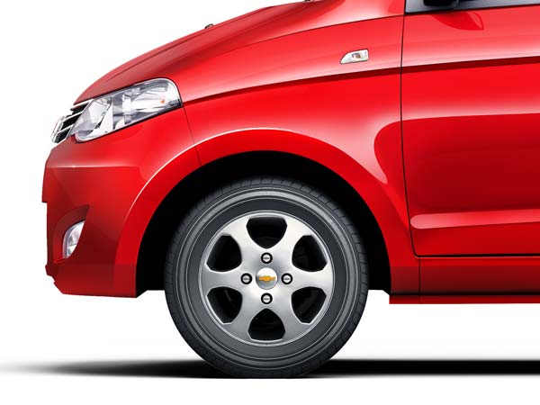 కొత్త మార్పులతో 2015 షెవర్లే ఎంజాయ్