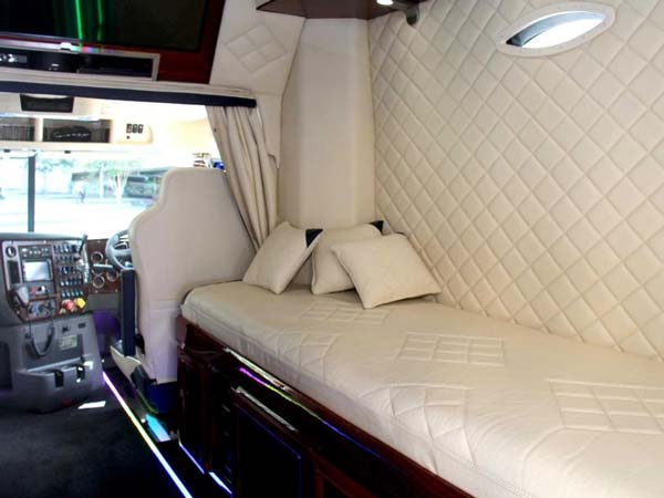 అధునాతనమైన ఫీచర్లు