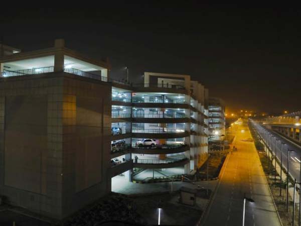 నాలుగు నుండి ఆరు లక్షల వరకు 