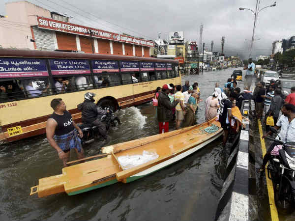 చెన్నైలో తీవ్ర వర్షాల కారణంగా 180 కోట్ల రుపాయలు నష్టపోయిన ఆటోమొబైల్ ఇండస్ట్రీ