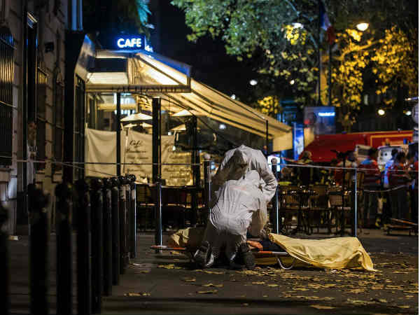 ప్యారిస్ టెర్రరిస్ట్‌ల దాడిని రికార్డ్ చేసిన కారు కెమెరా 