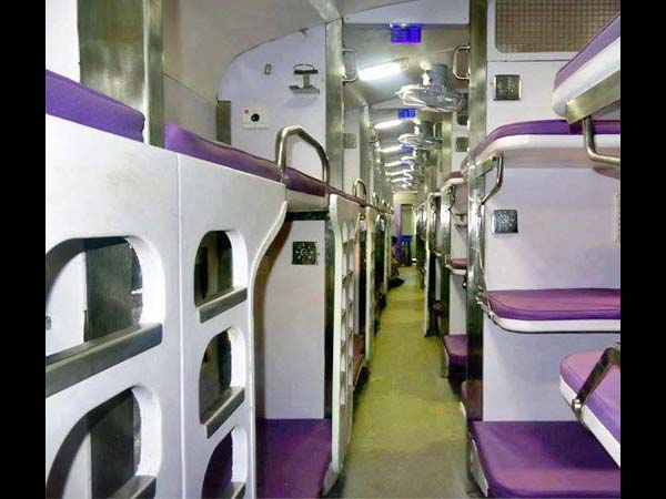 అదనపు సౌకర్యాలు, మరింత విలాసవంతమైన కొత్త రైళ్లు! త్వరలో భారతీయ రైల్వేలోకి...!!