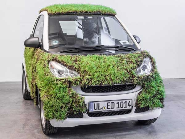 ఓరి నీ కారు మైదానం కాను...!! మీకు ఇలాంటి కారు కావాలా?