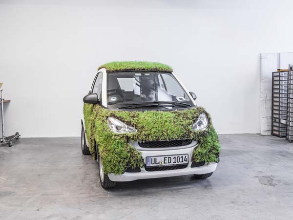 ఓరి నీ కారు మైదానం కాను...!! మీకు ఇలాంటి కారు కావాలా?