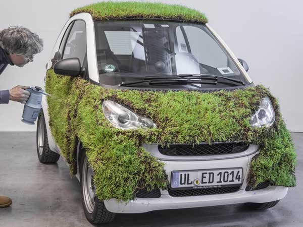 ఓరి నీ కారు మైదానం కాను...!! మీకు ఇలాంటి కారు కావాలా?