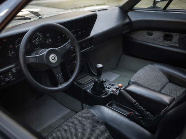  వేలానికి అత్యంత అరుదైన బియమ్‌డబ్ల్యూ యమ్‌1 మోడల్ కారు