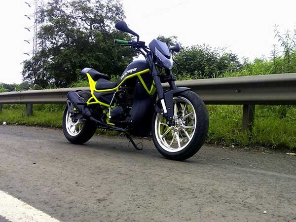  కస్టమైజ్డ్ అల్ట్రా బైక్: దీని అత్యధిక వేగం 340 కి.మీ లు...!!