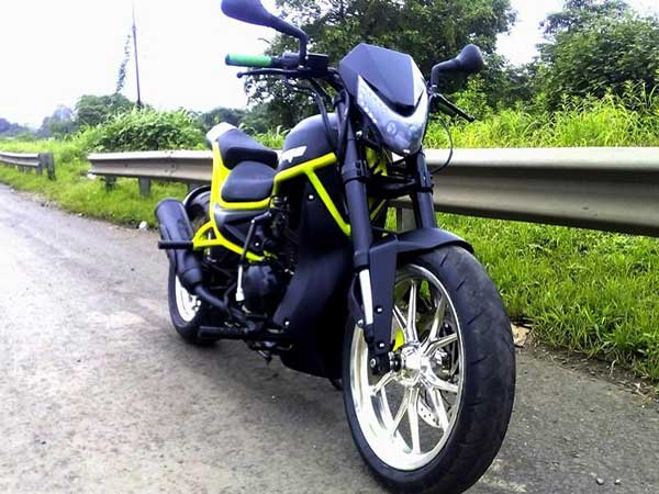  కస్టమైజ్డ్ అల్ట్రా బైక్: దీని అత్యధిక వేగం 340 కి.మీ లు...!!