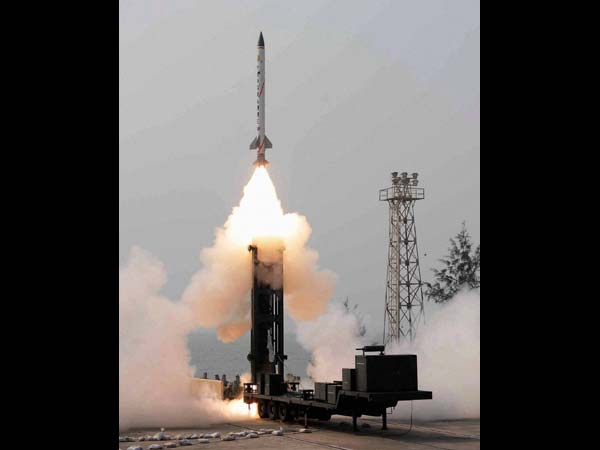 బాలిస్టిక్ మిస్సైల్ 