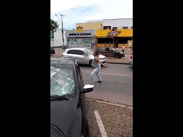  భర్త చేసిన తప్పుకు భార్య చేతిలో హతమైన కారు