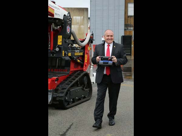 అగ్ని ప్రమదాలలో చురుగ్గా స్పందించే రోబో వాహనం 