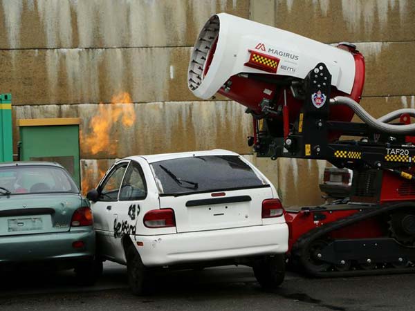 అగ్ని ప్రమదాలలో చురుగ్గా స్పందించే రోబో వాహనం 