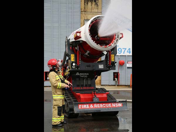 అగ్ని ప్రమదాలలో చురుగ్గా స్పందించే రోబో వాహనం 