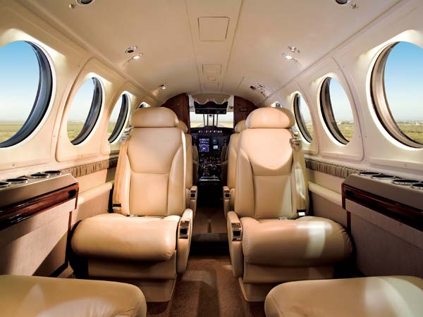 బీచ్ క్రాప్ట్ కింగ్ ఎయిర్ 250 గురించి 