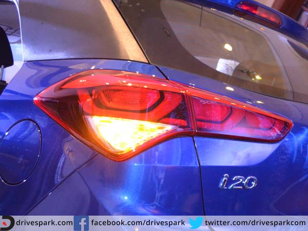  భద్రత ఫీచర్లు 