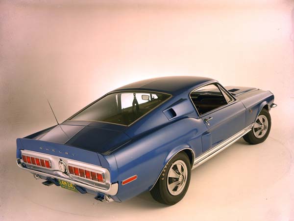 ఫోర్డ్ మోటార్స్ మొదటి తరం మస్టాంగ్ కార్లు