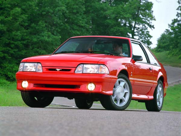  ఫోర్డ్ మోటార్స్ మూడవ తరానికి చెందిన మస్టాంగ్ కార్లు 