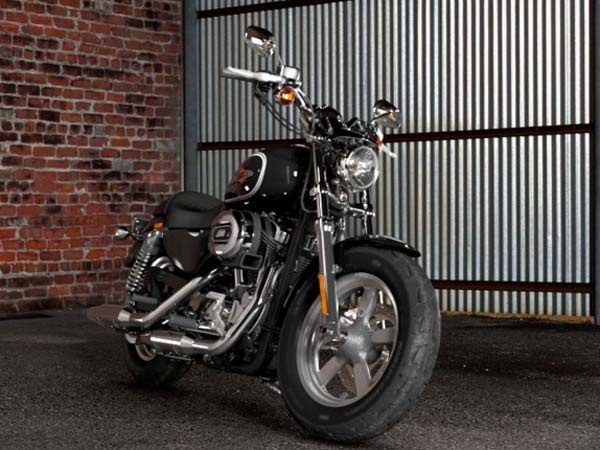 హ్యార్లీ డేవిడ్‌సన్ కస్టమ్ బైకు విడుదల ధర @ రూ. 8.9 లక్షలు