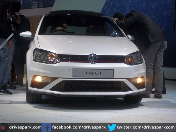 2016 ఇండియన్ ఆటో ఎక్స్‌ పో వేదిక మీద పోలో జిటిఐ ప్రదర్శన