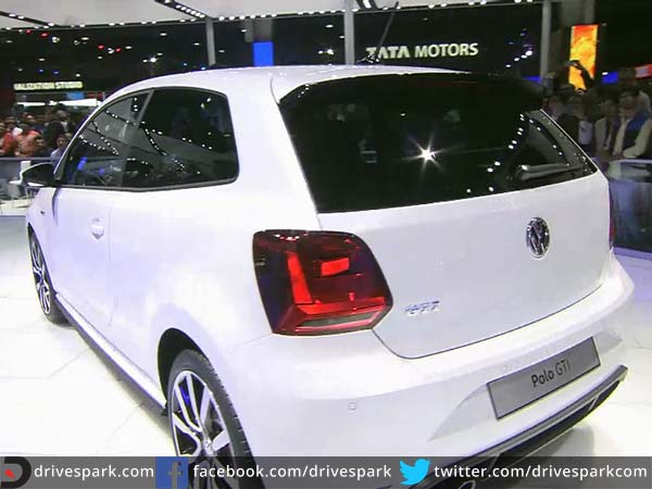 2016 ఇండియన్ ఆటో ఎక్స్‌ పో వేదిక మీద పోలో జిటిఐ ప్రదర్శన