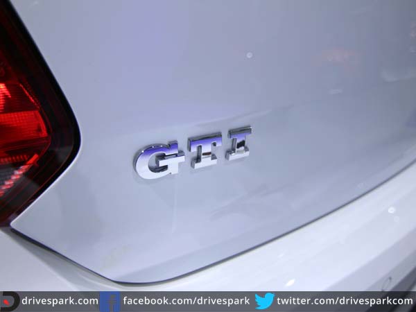 2016 ఇండియన్ ఆటో ఎక్స్‌ పో వేదిక మీద పోలో జిటిఐ ప్రదర్శన