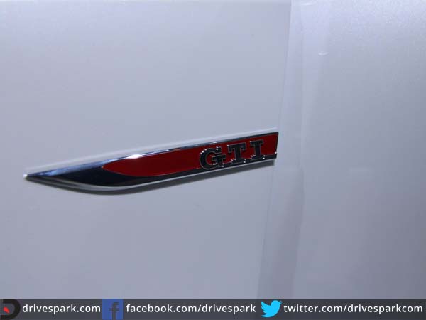 2016 ఇండియన్ ఆటో ఎక్స్‌ పో వేదిక మీద పోలో జిటిఐ ప్రదర్శన