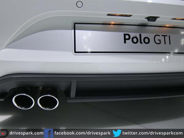 2016 ఇండియన్ ఆటో ఎక్స్‌ పో వేదిక మీద పోలో జిటిఐ ప్రదర్శన