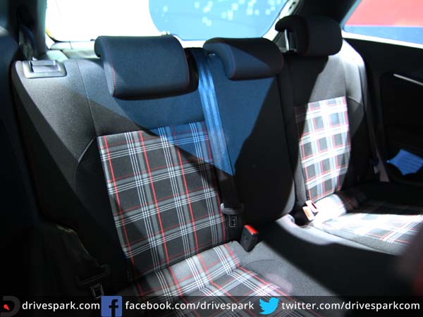 2016 ఇండియన్ ఆటో ఎక్స్‌ పో వేదిక మీద పోలో జిటిఐ ప్రదర్శన