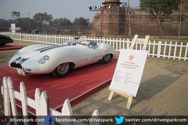 21 గన్ సెల్యూట్ ర్యాలీ: ఎర్ర కోట ముందు తాతల కాలం నాటి కార్లు, బైకులు