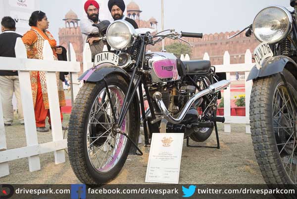 21 గన్ సెల్యూట్ ర్యాలీ: ఎర్ర కోట ముందు తాతల కాలం నాటి కార్లు, బైకులు