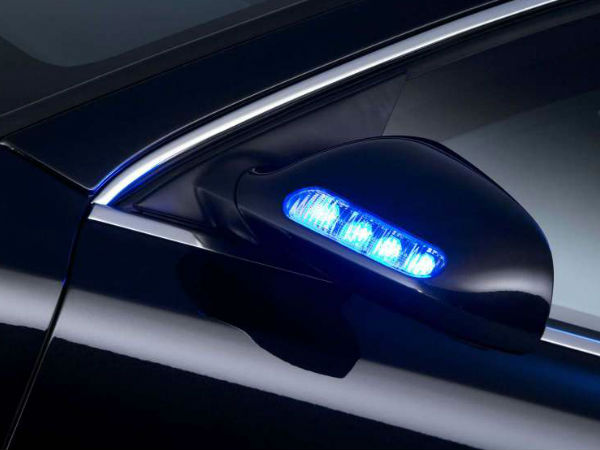 డోర్లు తెరుచుకునే ప్రత్యేక టెక్నాలజీ