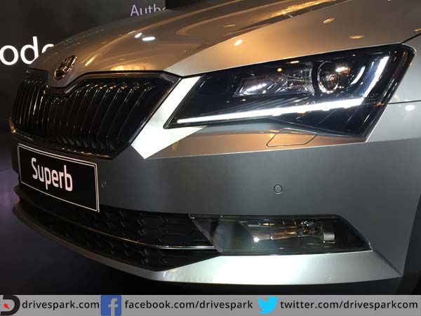 సరికొత్త డిజైన్‌లో గల లైట్లు 