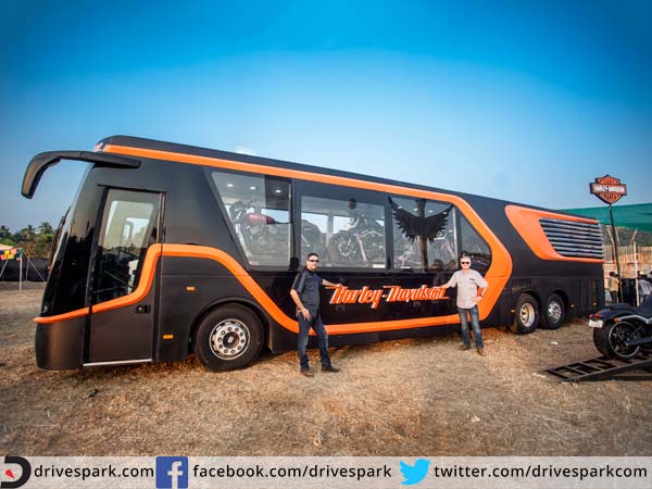 భారత దేశపు మొదటి మొబైల్ షోరూమ్ 