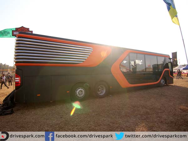 భారత దేశపు మొదటి మొబైల్ షోరూమ్ 