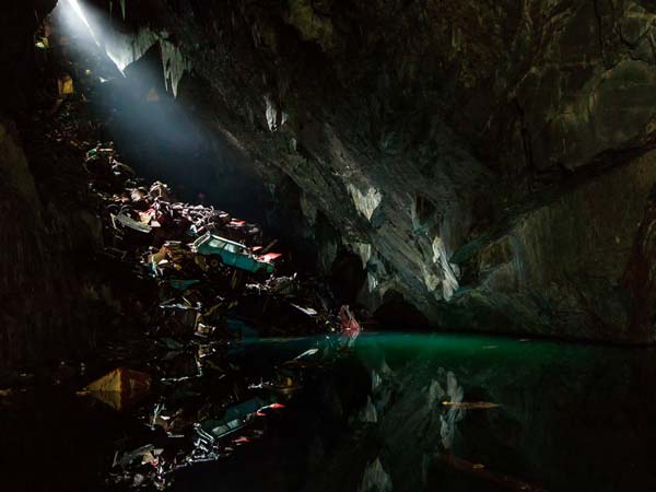  పురాతన బొగ్గు గనులలో బయల్పడిన రహస్యమైన కార్లు అవశేషాలు