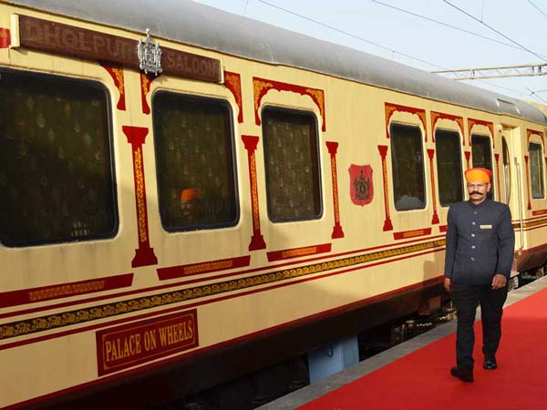 చక్రాల మీద ఇంద్ర భవనం 