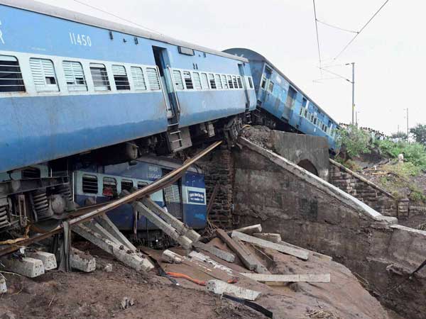 అతి ఘోరమైన రైలు ప్రమాదం 